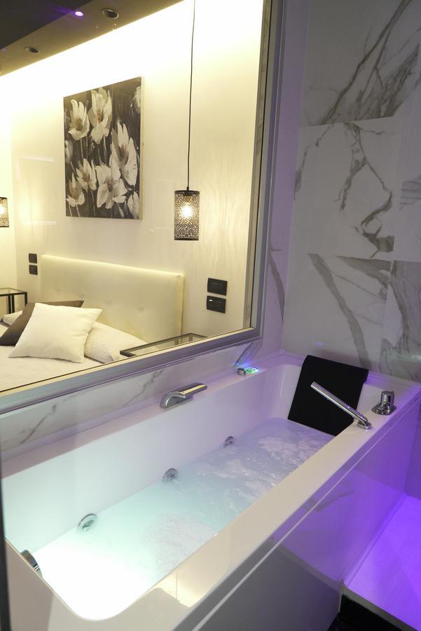 Chez Anna B&B - Adults Only Napoli Dış mekan fotoğraf
